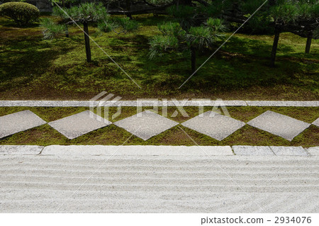 Both legs, Karmon forest garden of Kotatsui 2934076