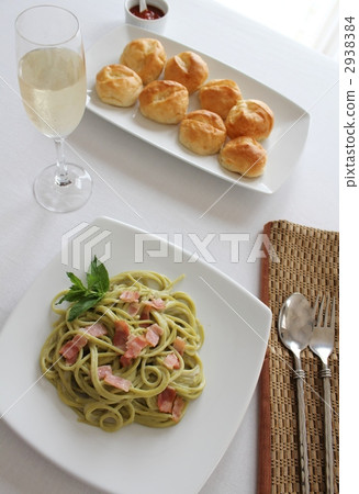 Spinach 's paste cream pasta 2938384