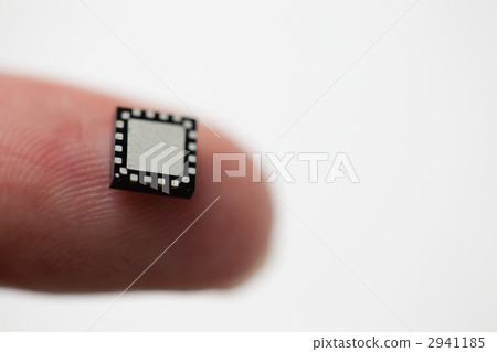Finger / semiconductor IC 2941185