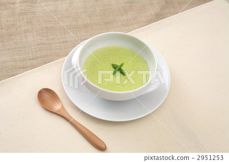 Green soup 2951253