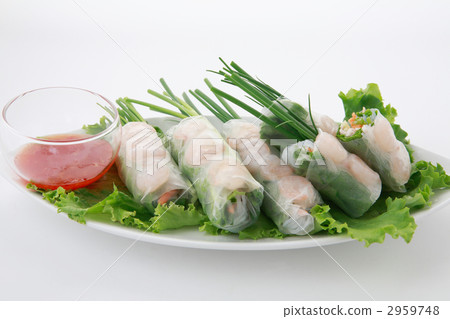 Vietnamese chew raw spring roll white leaf dish Vietnamese chew raw spring roll white leaf dish 2959748