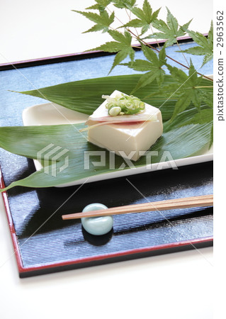 cold tofu, silken tofu, maple leaf 2963562