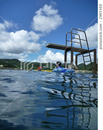 diving board, spacious, extensive 2965569