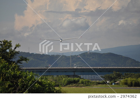 Glider landing 2974362