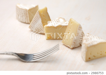 Camembert cheese 2980753