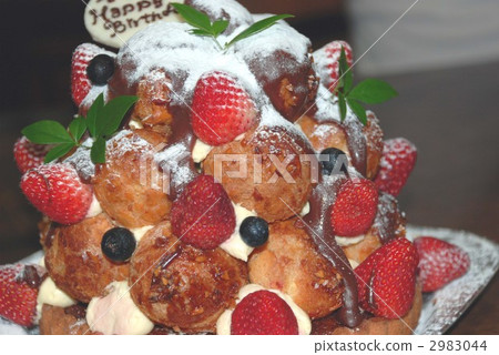decorated cake, cream puff, birthday cake 2983044