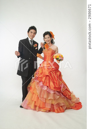 禮服和燕尾服婚禮男女 2986671
