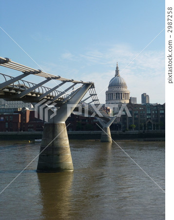 St. Paul's Cathedral and the Millennium Bridge St. Paul's Cathedral and the Millennium Bridge 2987258