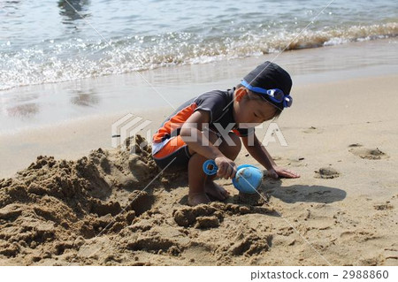 play with the sand, sea bathing, kid 2988860