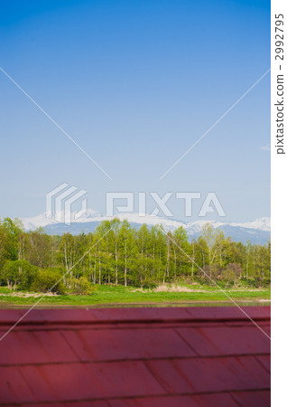Red roof and Tokachi dake Red roof and Tokachi dake 2992795
