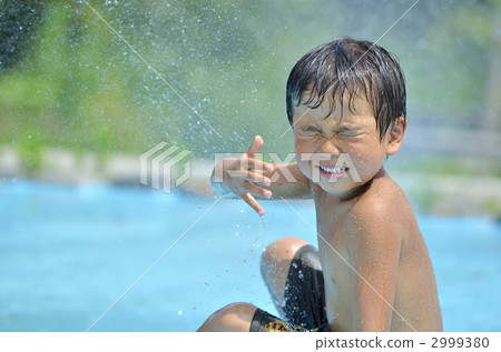 The pool 2999380