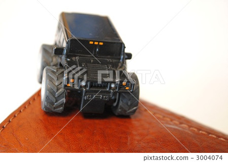 Four-wheel drive 3004074