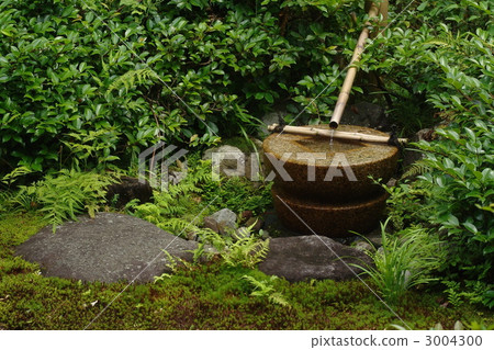 July Tea garden · Tsubaai · Hand bowl 16 Tea garden 3004300