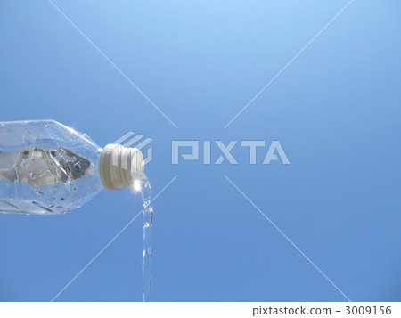 PET bottles and blue sky 3009156