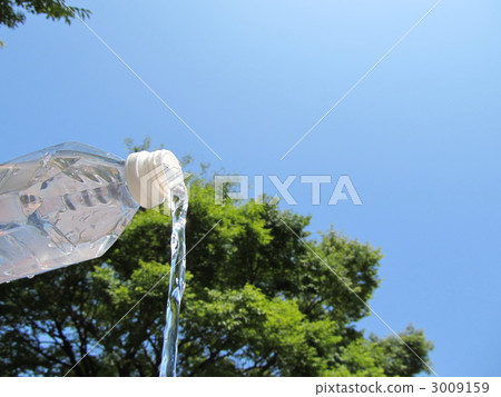 PET bottles and blue sky 3009159