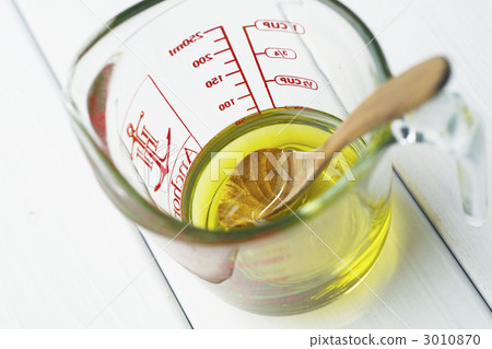 Olive oil  3010870