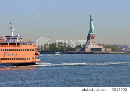 Statue of Liberty and Ferry 3018690