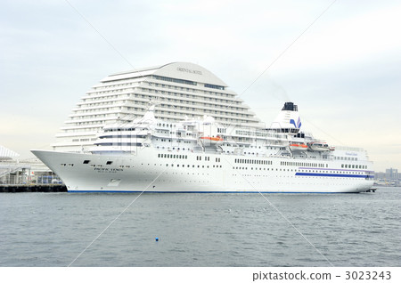 Pacific Venus and Oriental Hotel 3023243