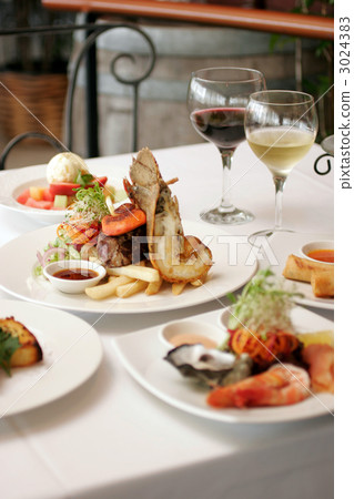 course meal, spring roll, Dining Out 3024383