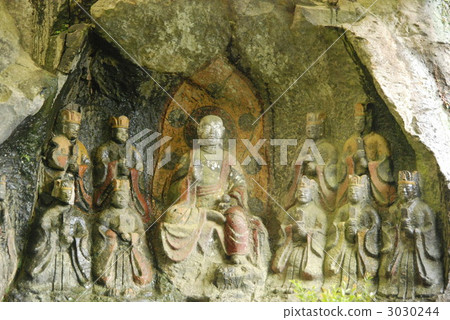 usuki stone buddhas, buddhcarved in stone, stone buddha 3030244