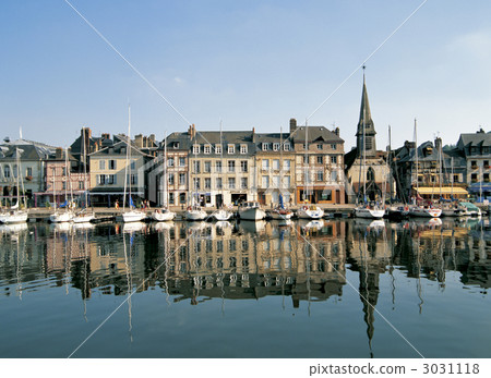 Honfleur's harbor Honfleur's harbor 3031118