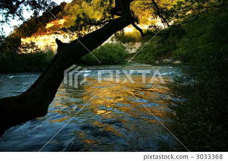 赫色河 河面 泥流 3033368