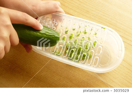 Grated cucumbers 3035029