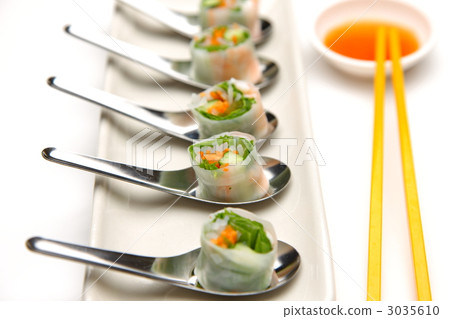 Raw spring roll 3035610