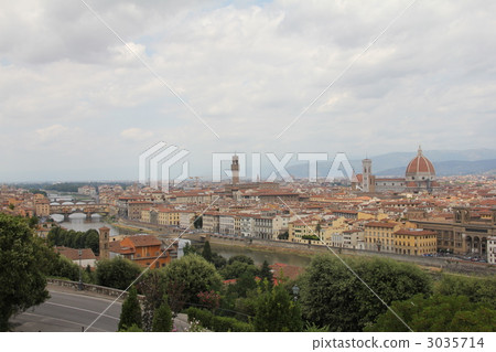 Michelangelo Square 3035714