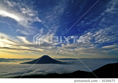 Ezo Fuji of the sea of clouds Ezo Fuji of the sea of clouds 3036675