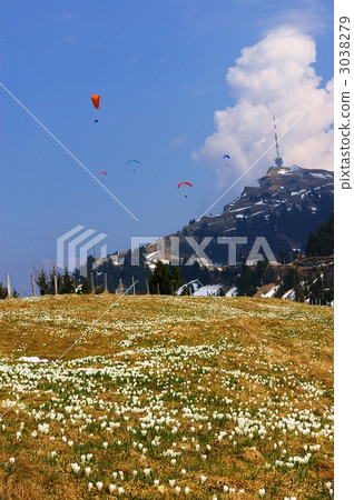 Parasailing in the Alps 3038279