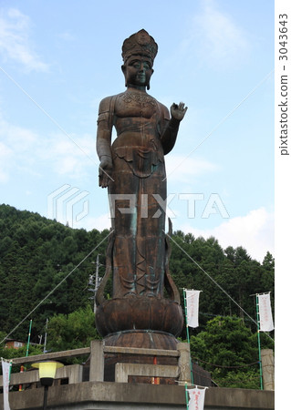 Peace statue 3043643