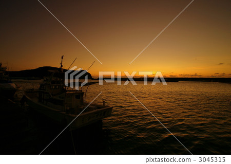 Yonaguni, summer sunset Yonaguni, summer sunset 3045315