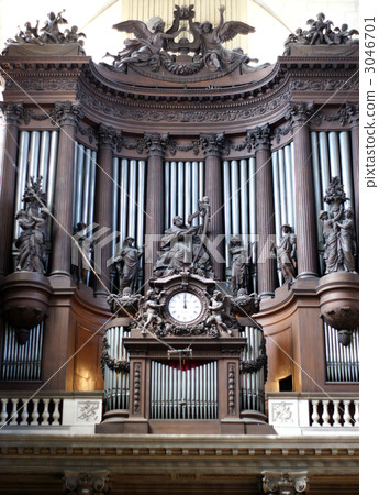 Old pipe organ 3046701