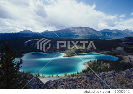 Emerald Lake in the Yukon Territory Emerald Lake in the Yukon Territory 3050941