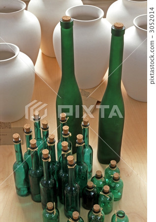 Italian glass bottle 3052014