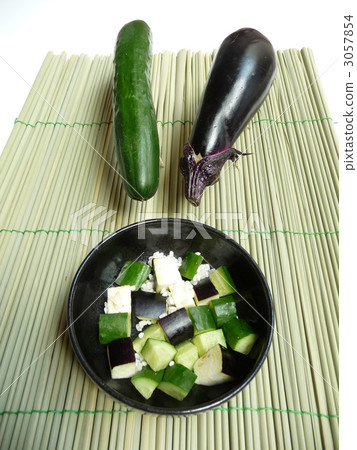 Bon fruit cucumber horse horse mortal beef water child 3057854