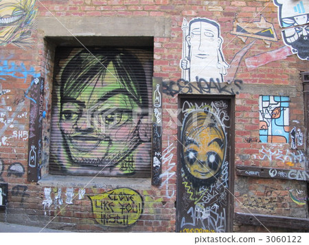 A painting behind the alley 3060122