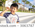 Seashell and a smiling boy 3063787