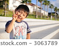 Peace sign boys 3063789