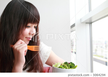 沙拉和少女 3064294