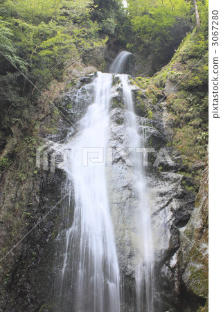Retrospective waterfall 3067280