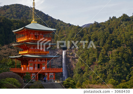 Mie tower of Aokoshiji Temple and Nachi Falls Mie tower of Aokoshiji Temple and Nachi Falls 3068430