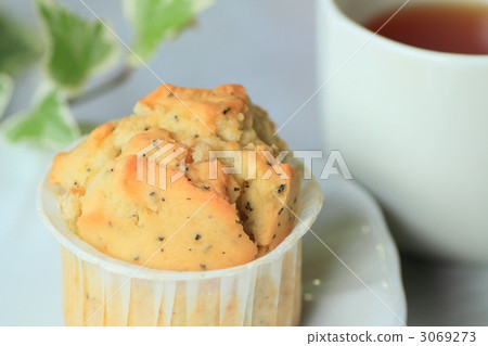 Handmade cupcakes and tea Handmade cupcakes and tea 3069273