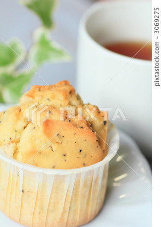 Handmade cupcakes and tea Handmade cupcakes and tea 3069275