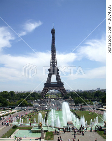 艾菲爾鐵塔公園夏天 艾菲爾鐵塔公園夏天 3074635