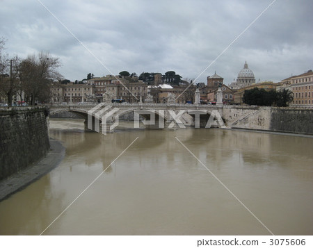 聖彼得大教堂的遠景 3075606