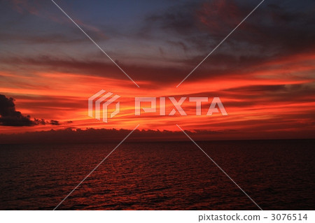 Sunset at sea Sunset at sea 3076514