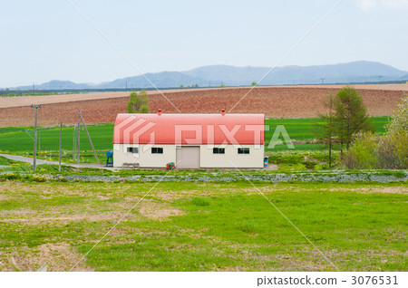 Red roof barn 3076531