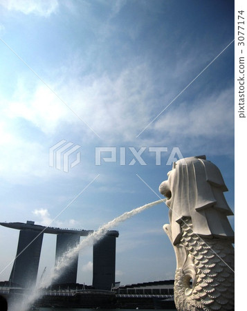 Merlion and Marina Bay Sands Hotel 3077174